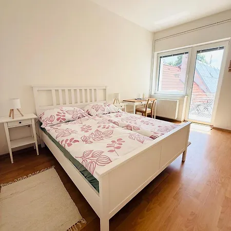 Srdce Mesta 1 - Zazitkovy Na Pesej Zone S Balkonom A Terasou Apartament Stará Turá