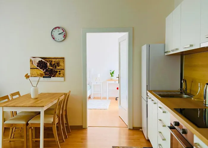 Srdce Mesta 1 - Zazitkovy Na Pesej Zone S Balkonom A Terasou Апартаменты *
